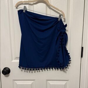 Women’s never worn Lilly Pulitzer Navy Blue Sarong with Pom Pom Trim